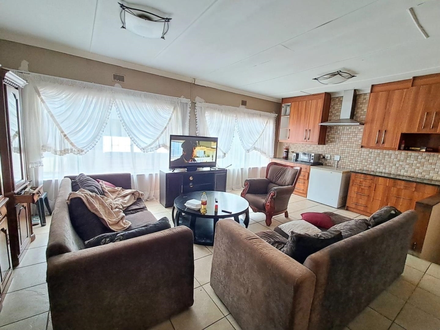 13 Bedroom Property for Sale in Generaal De Wet Free State